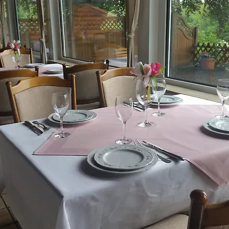 Landgasthaus Zu Den Erdfaellen 3* Бад-Пирмонт